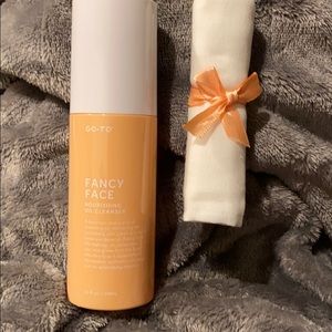Go-to Fancy Face Nourishing Oil Cleanser